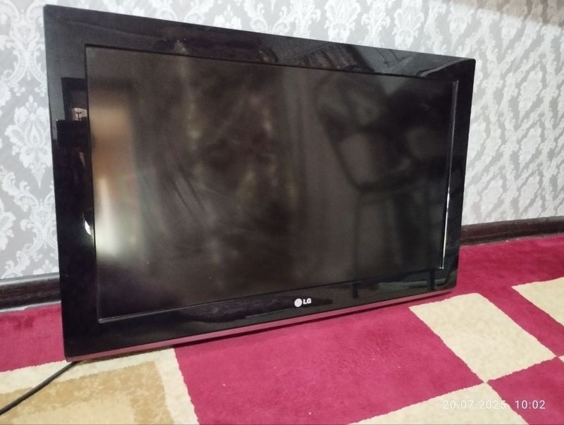 Продам телевизор смарт хорошем состаяния адрес город Бухара