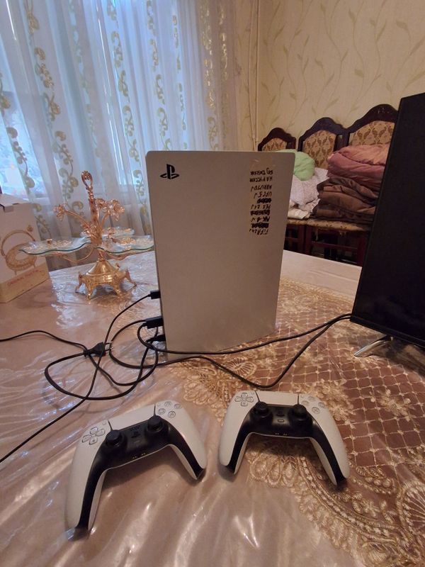 Playstation 5 sotiladi Playstation 5 sotiladi