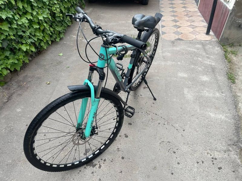 Velosiped sotiladi Velosiped sotiladi