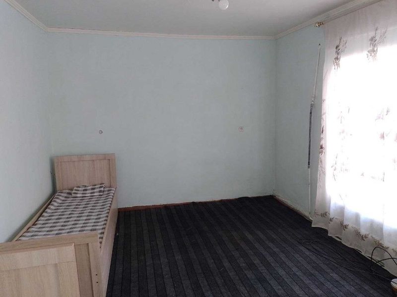 Хона ижарага берилади,талабаларга ёки оилага Дехкон бозори томонда