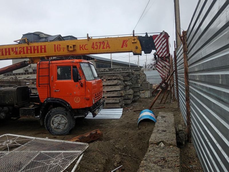 Kran sotiladi srochna Kran sotiladi srochna