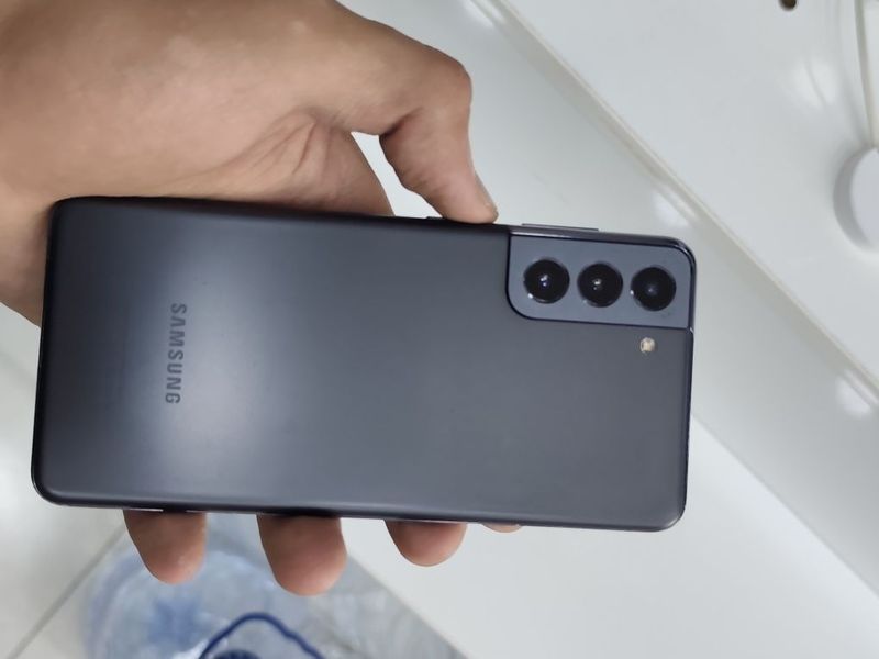 продается Samsung S21 5G продается Samsung S21 5G