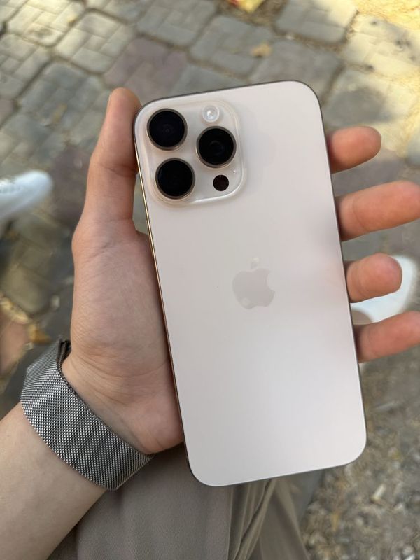 iPhone 16 Pro Max