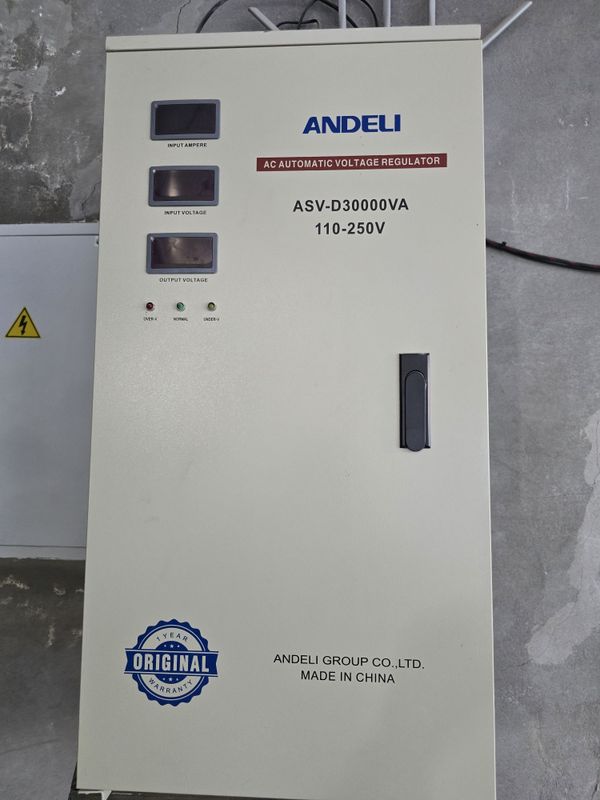 Orginal Stabilizator Andeli SVC-D 30000VA Input: 110V-250V Output: 22 Orginal Stabilizator Andeli SVC-D 30000VA Input: 110V-250V Output: 22