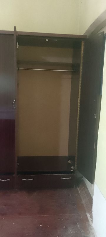 Ishlatilgan mebel kelishilgan narxda sotiladi Ishlatilgan mebel kelishilgan narxda sotiladi