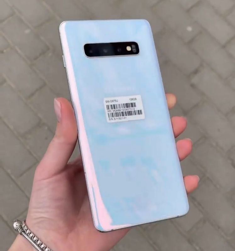 SAMSUNG S10+