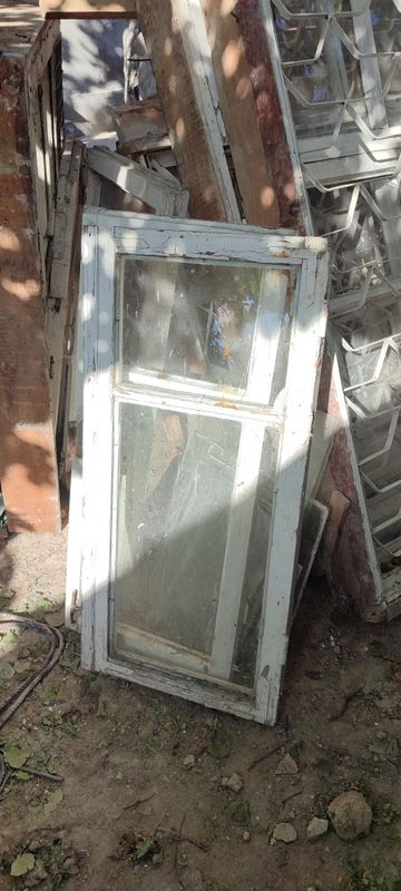 Taxta romlar 140x150; 100x150sm temir reshotkasi blan Taxta romlar 140x150; 100x150sm temir reshotkasi blan