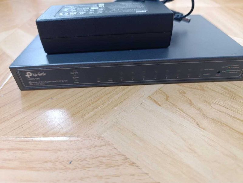 Коммутатор TP-Link TL-SG2210P Оборудован 8 портами PoE, Коммутатор TP-Link TL-SG2210P Оборудован 8 портами PoE,