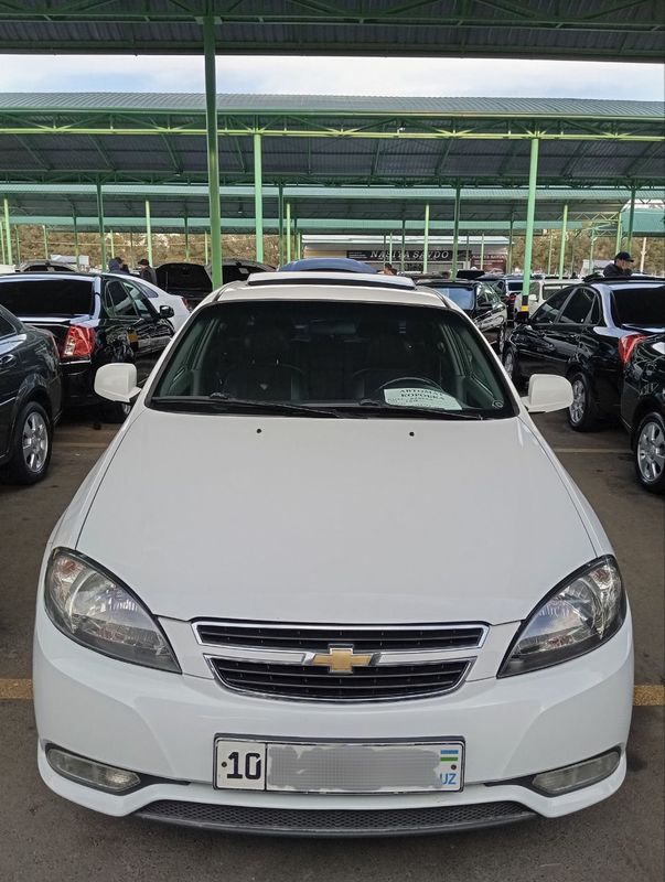 Chevrolet jentra 3 pazisia