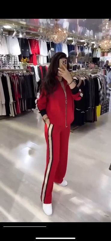 Спортивный костюм Спортивный костюм
