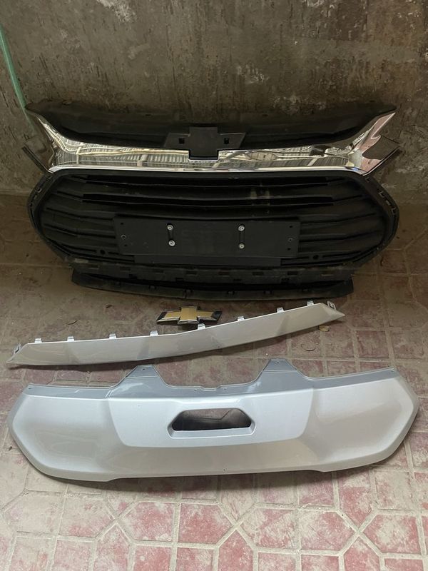 Treker oblisovka orqa yupkadi bilan Treker oblisovka orqa yupkadi bilan