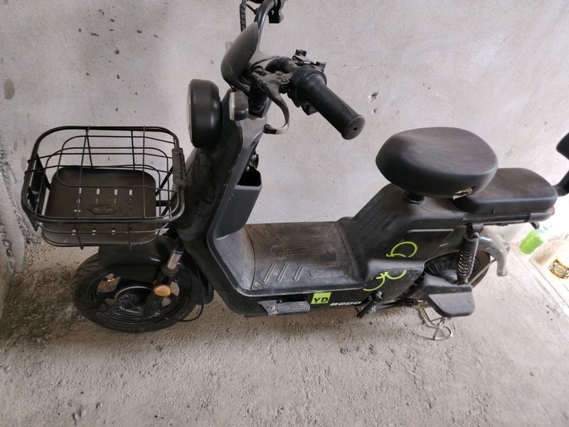 SKUTER BODO YURGAN 1855KM YILI2024 350$ andijon SKUTER BODO YURGAN 1855KM YILI2024 350$ andijon