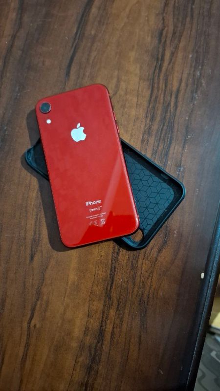 iPhone XR 64gb red product