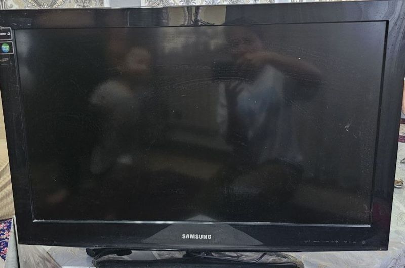 Samsung 32 lik televizor sotiladi Samsung 32 lik televizor sotiladi