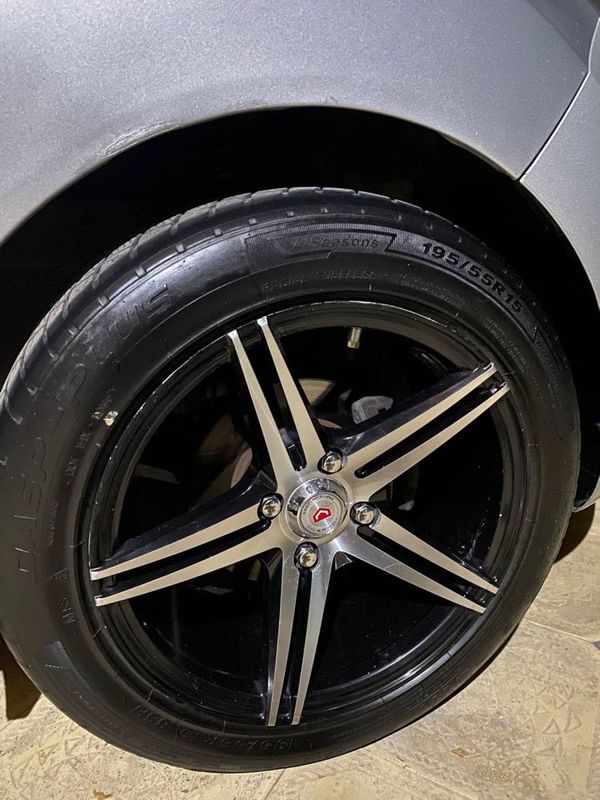 Vossen R15 sotiladi SROCHNO! Vossen R15 sotiladi SROCHNO!