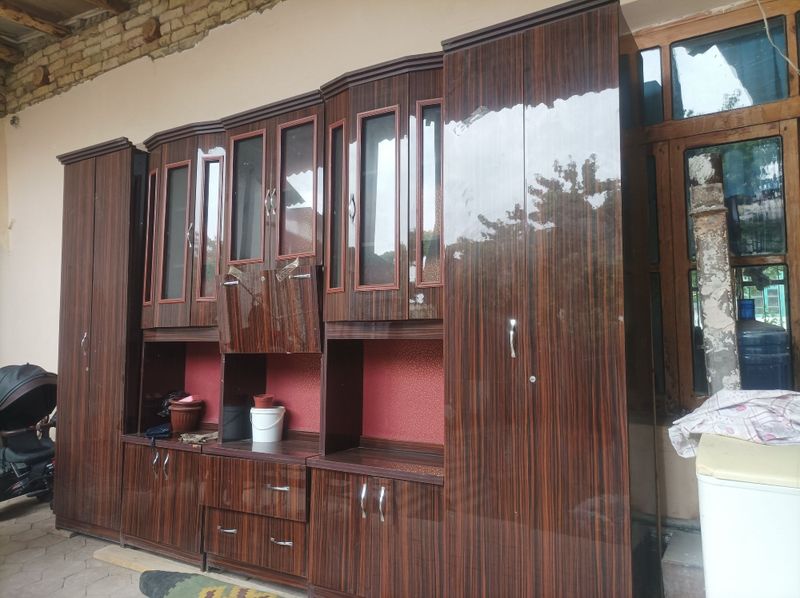 Стенка, шкаф. Высота 2, 70 м, ширина 5 м. Стенка, шкаф. Высота 2, 70 м, ширина 5 м.