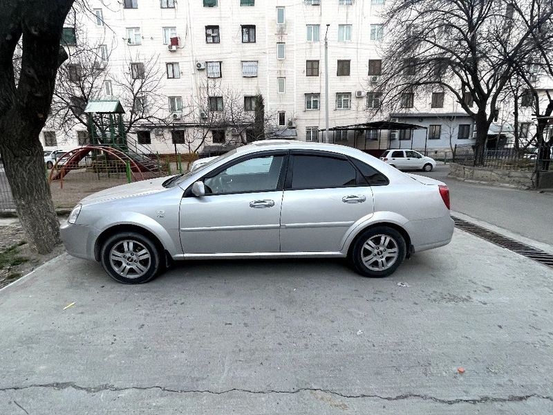 Lasetti 1.6 avtomat metan gaz