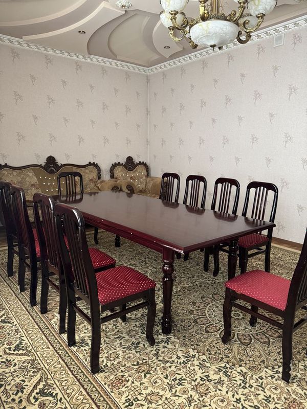 Столь с десятями стулями Столь с десятями стулями