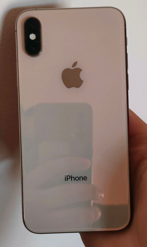 iphone Xs 64gbli tilla rang telefon sotiladi iphone Xs 64gbli tilla rang telefon sotiladi