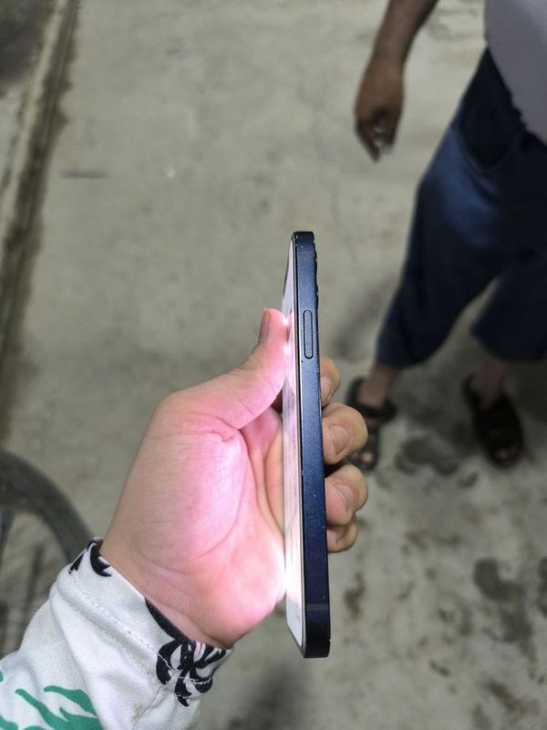 Iphone 12 ishlashi yaxshi hamma joyi radnoy Iphone 12 ishlashi yaxshi hamma joyi radnoy