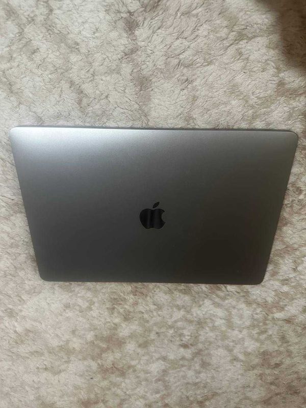 Macbook Pro 2020 M1 8/ СРОЧНО