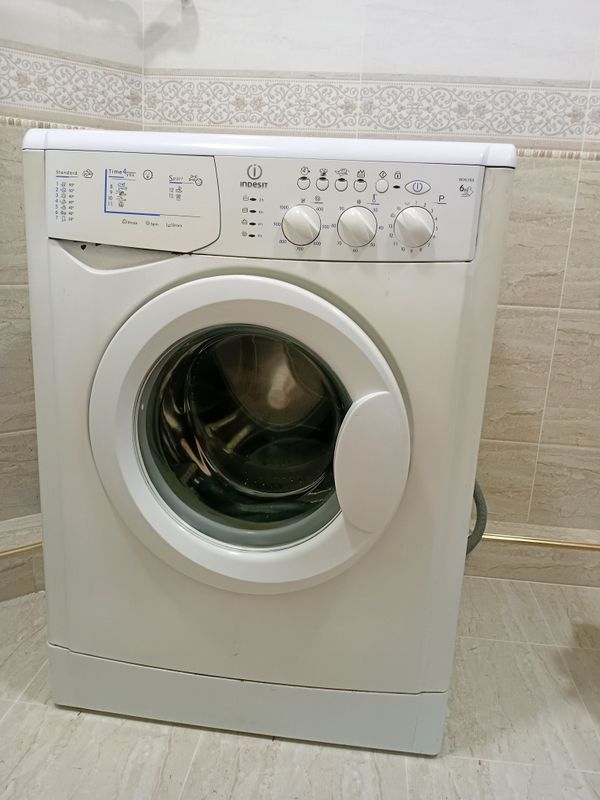 Indesit Kirmoshina Indesit Kirmoshina