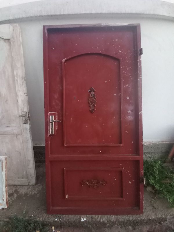 Двери эшиклар сотилади