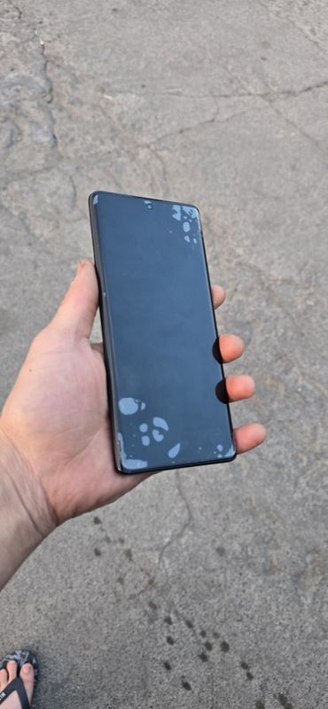 Redmi note 14 pro 12.512tali sotiladi bir oyli telfon 270$ Redmi note 14 pro 12.512tali sotiladi bir oyli telfon 270$