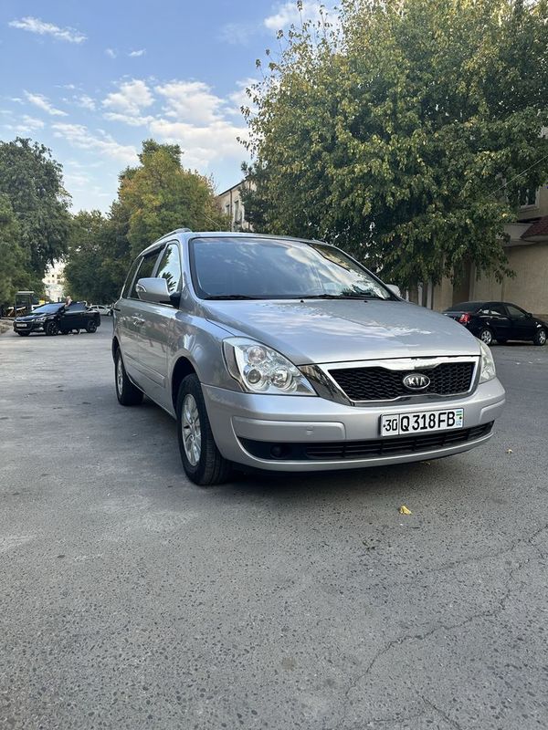 Продается KIA Carnival