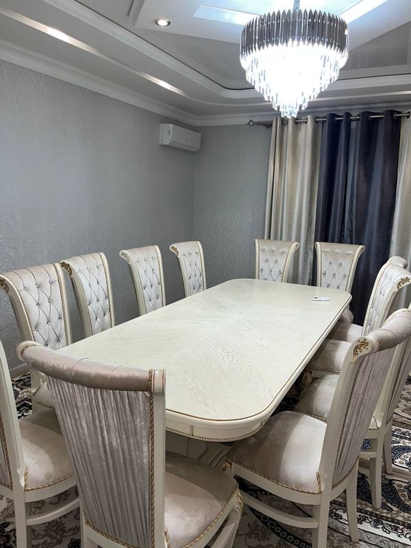 продается стол на 12 персон