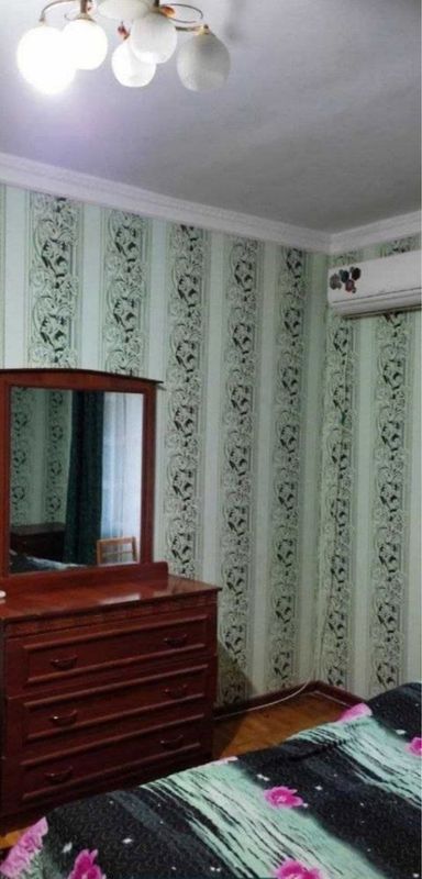 Chilonzor tumani Novza metroga yaqin joyda 2 xonali uy toza insonlarga