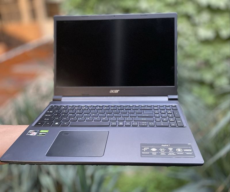 Noutbuk sotiladi! Acer Aspire 7 | Ryzen 5 5500U | 8GB RAM | 512GB SSD Noutbuk sotiladi! Acer Aspire 7 | Ryzen 5 5500U | 8GB RAM | 512GB SSD
