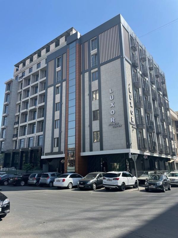 Яккасарой Аэропорт | 2627кв - Продается Бизнес Центр вдоль дороги Яккасарой Аэропорт | 2627кв - Продается Бизнес Центр вдоль дороги