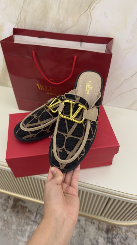 Valentino тапочка брендовая 38 размер