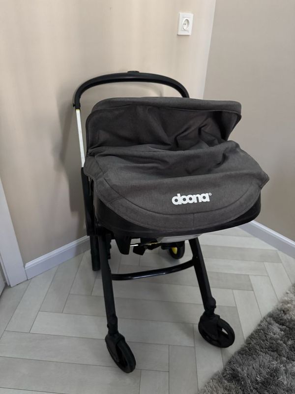 Doona автокресло + коляска оригинал Doona автокресло + коляска оригинал