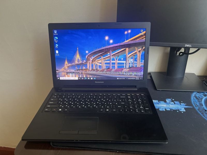 Lenovo noutbuk sotiladi Lenovo noutbuk sotiladi