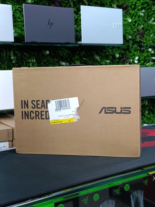 Asus Zenbook Q415M
