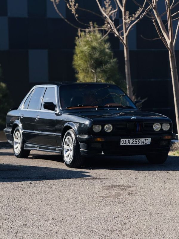 Bmw E30 sotiladi