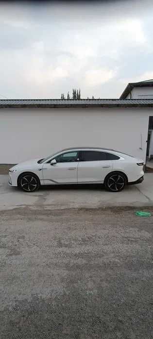 Voyah passion PHEV 4wd flagship 1.5T Voyah passion PHEV 4wd flagship 1.5T