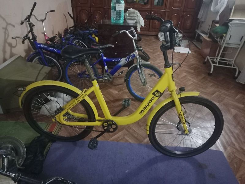 Velosiped sotiladi Velosiped sotiladi