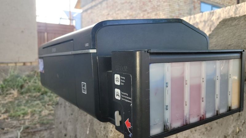 Epson l800 sotiladi holati ideal ,galofka cheklari yaxshi , Epson l800 sotiladi holati ideal ,galofka cheklari yaxshi ,