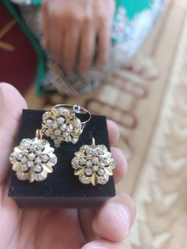 Tilla 585 proba komplekt sotiladi Tilla 585 proba komplekt sotiladi