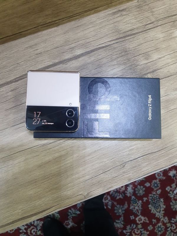 Samsung Z Flip 4 pamit 8.256gb 2ta sim vitnam