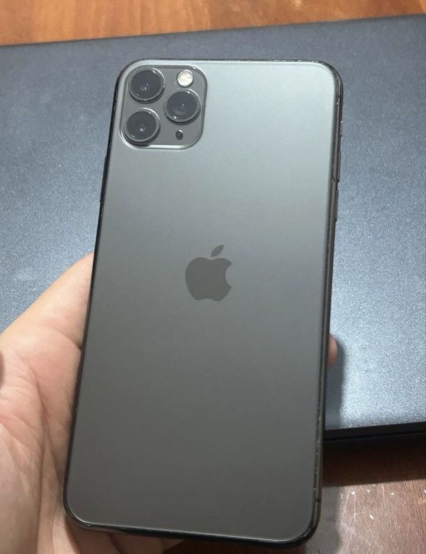 Iphone 11 pro max 64gb srochna sotiladi