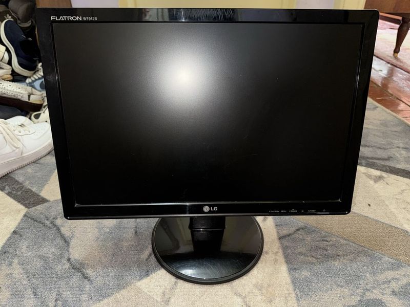Монитор ………………LG