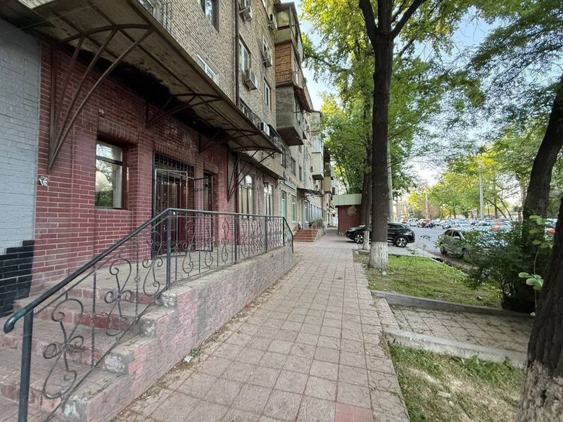 Старт стадион - Сдается в аренду помещение вдоль дороги 160м2 Старт стадион - Сдается в аренду помещение вдоль дороги 160м2