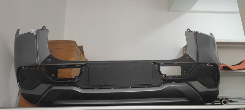 Yuan plus orqa bamfer
