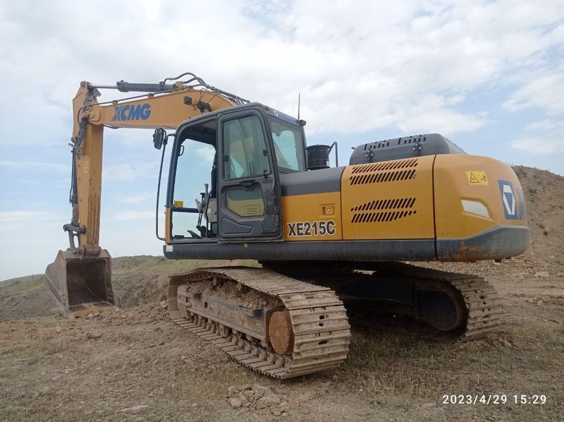 XCMG 215 талик гусинитса, 9 метрлик стрела 1.2³ ковуш XCMG 215 талик гусинитса, 9 метрлик стрела 1.2³ ковуш