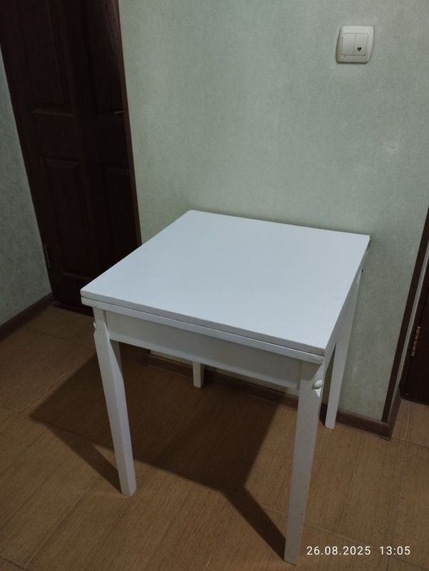 Продается стол кухонный складной б/у
