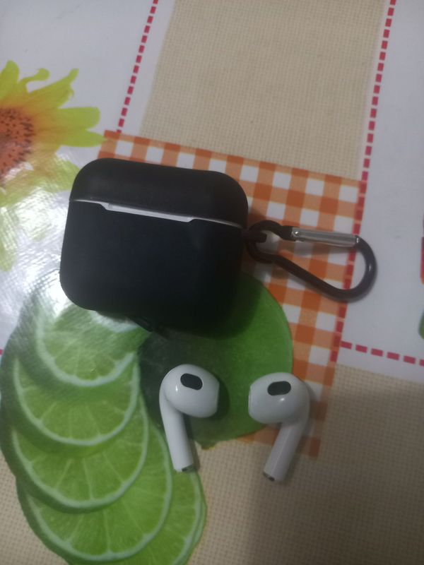 Airpods 3 pro naushniki